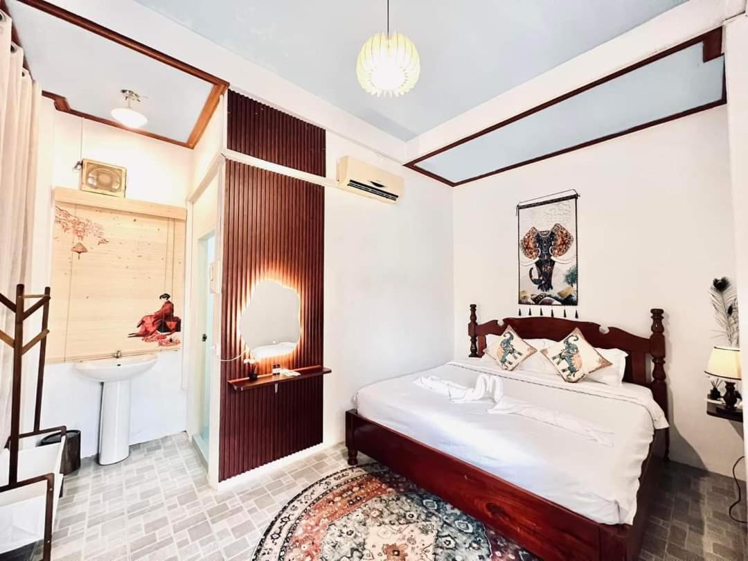 Vangvieng Pool House Hotel วังเวียง ภายนอก รูปภาพ