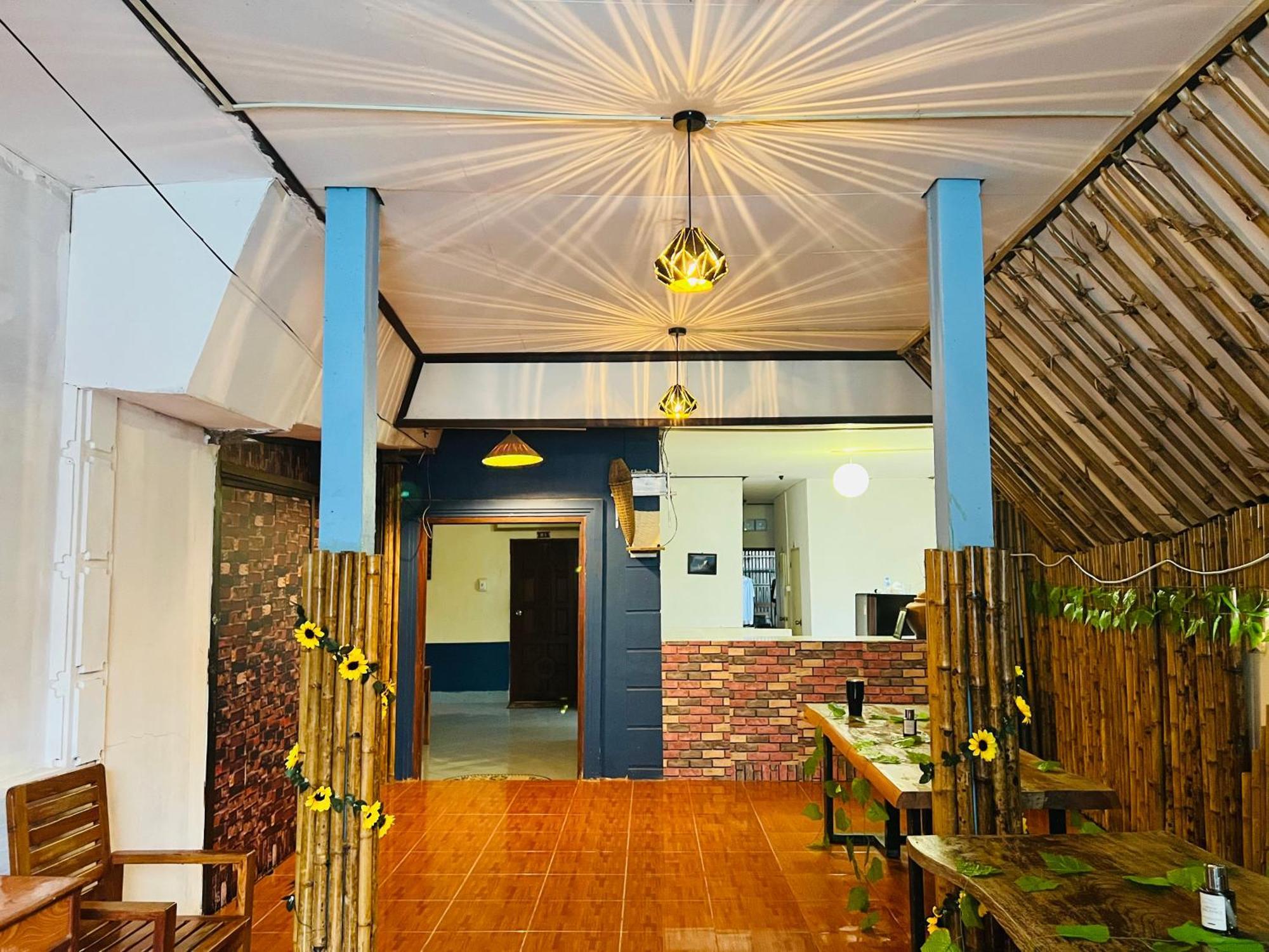 Vangvieng Pool House Hotel วังเวียง ภายนอก รูปภาพ