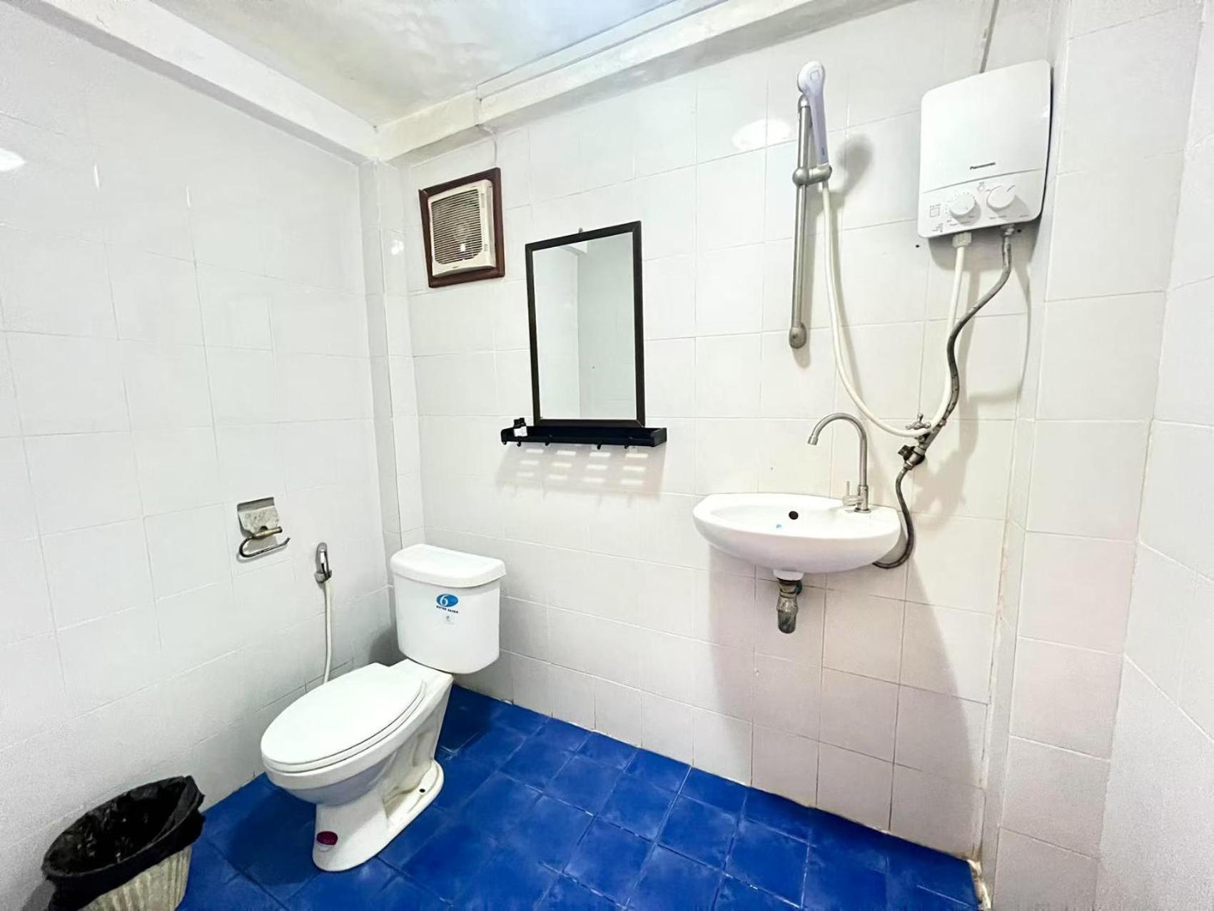 Vangvieng Pool House Hotel วังเวียง ภายนอก รูปภาพ